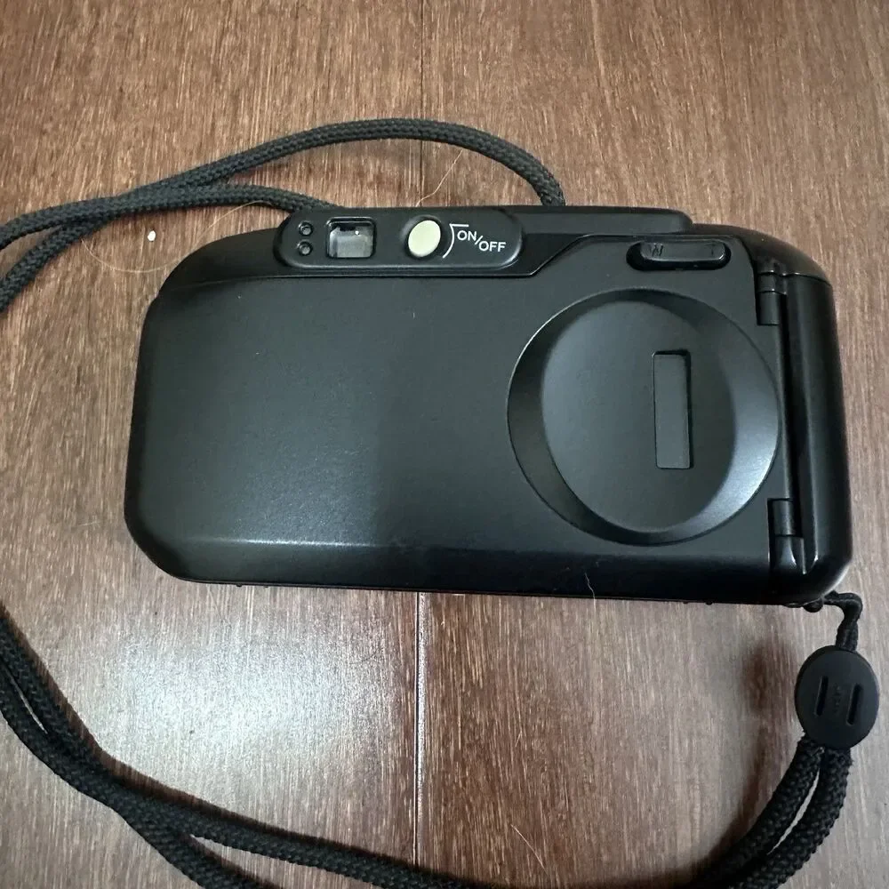 Minolta Riva Zoom 70w Multi AF 35mm Film Point and Shoot Camera Black Tested